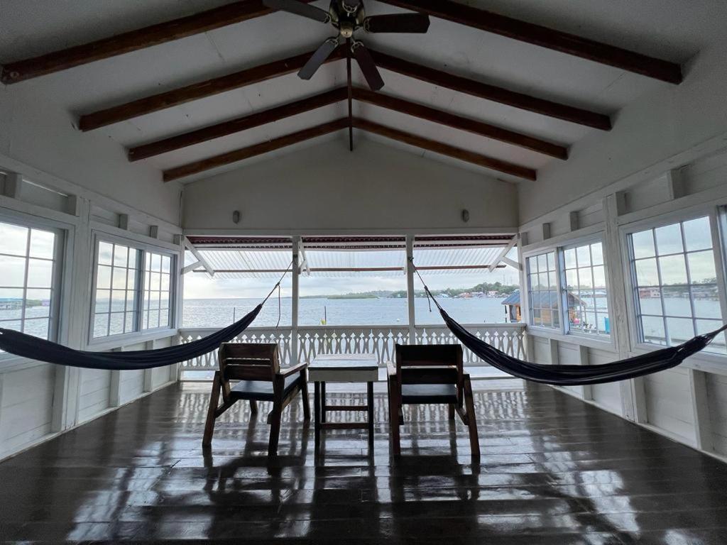 Barrbra Bnb Over The Sea Бокас-дель-Торо Экстерьер фото